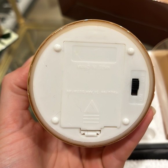 NWT LED wax candle - set of 3 w/ remote - Picture 4 of 5